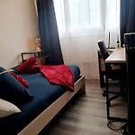 Cosy Calme Et Entierement Renove