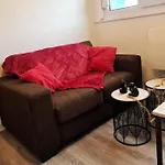 Cosy Calme Et Entierement Renove